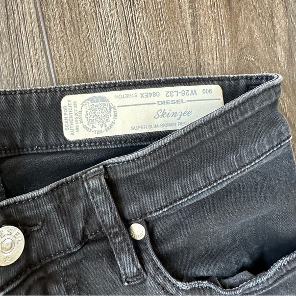 Diesel Skinzee Black Distressed Women’s Jeans Size 26x32 - Picture 6 of 7
